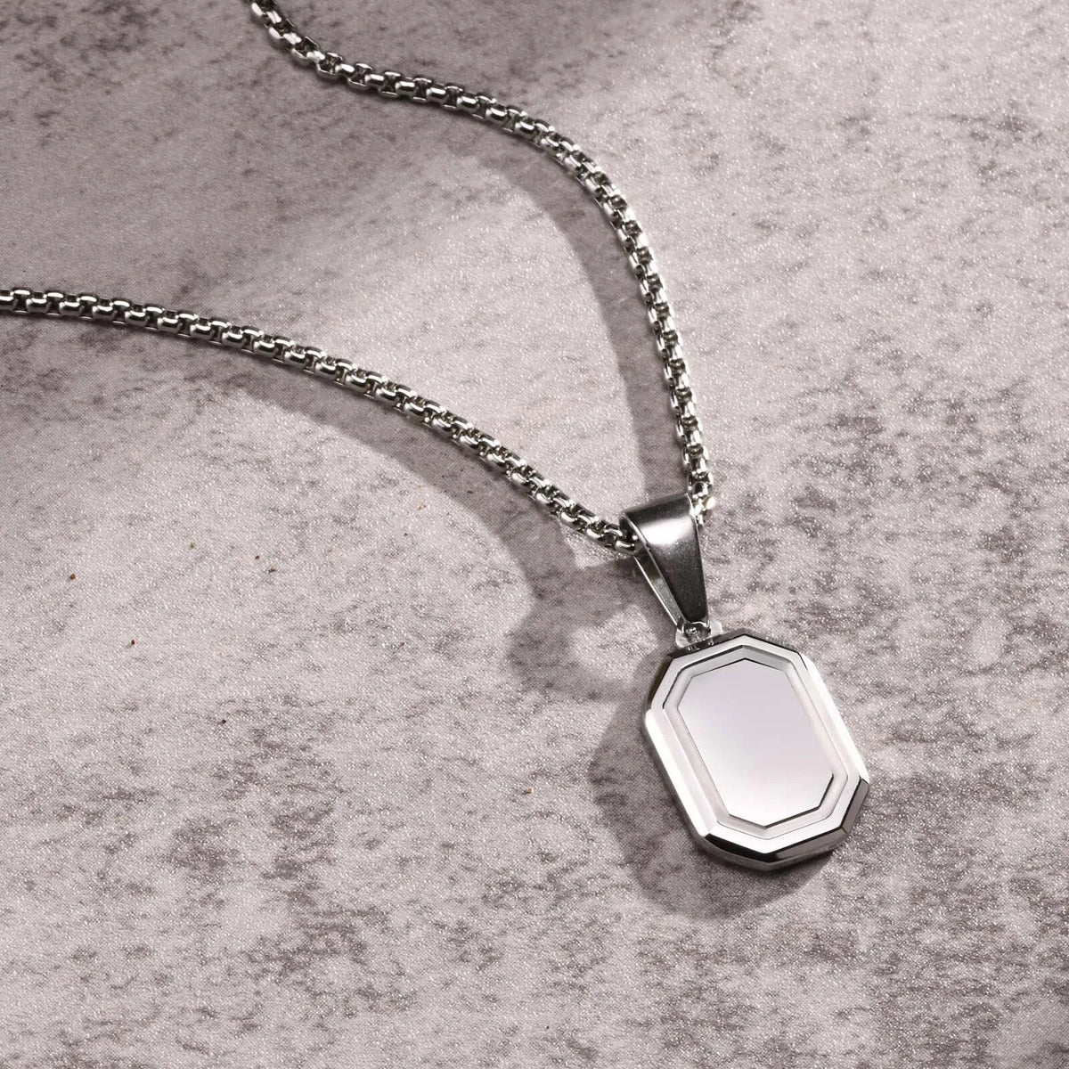 Small Dogtags Pendant Necklaces for Men, Black Silver Color Stainless Steel Military Dog Tag with Box Chain Gift to Him