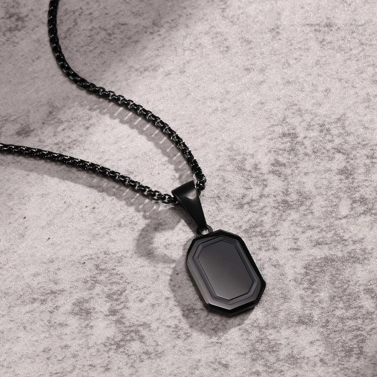 Small Dogtags Pendant Necklaces for Men, Black Silver Color Stainless Steel Military Dog Tag with Box Chain Gift to Him